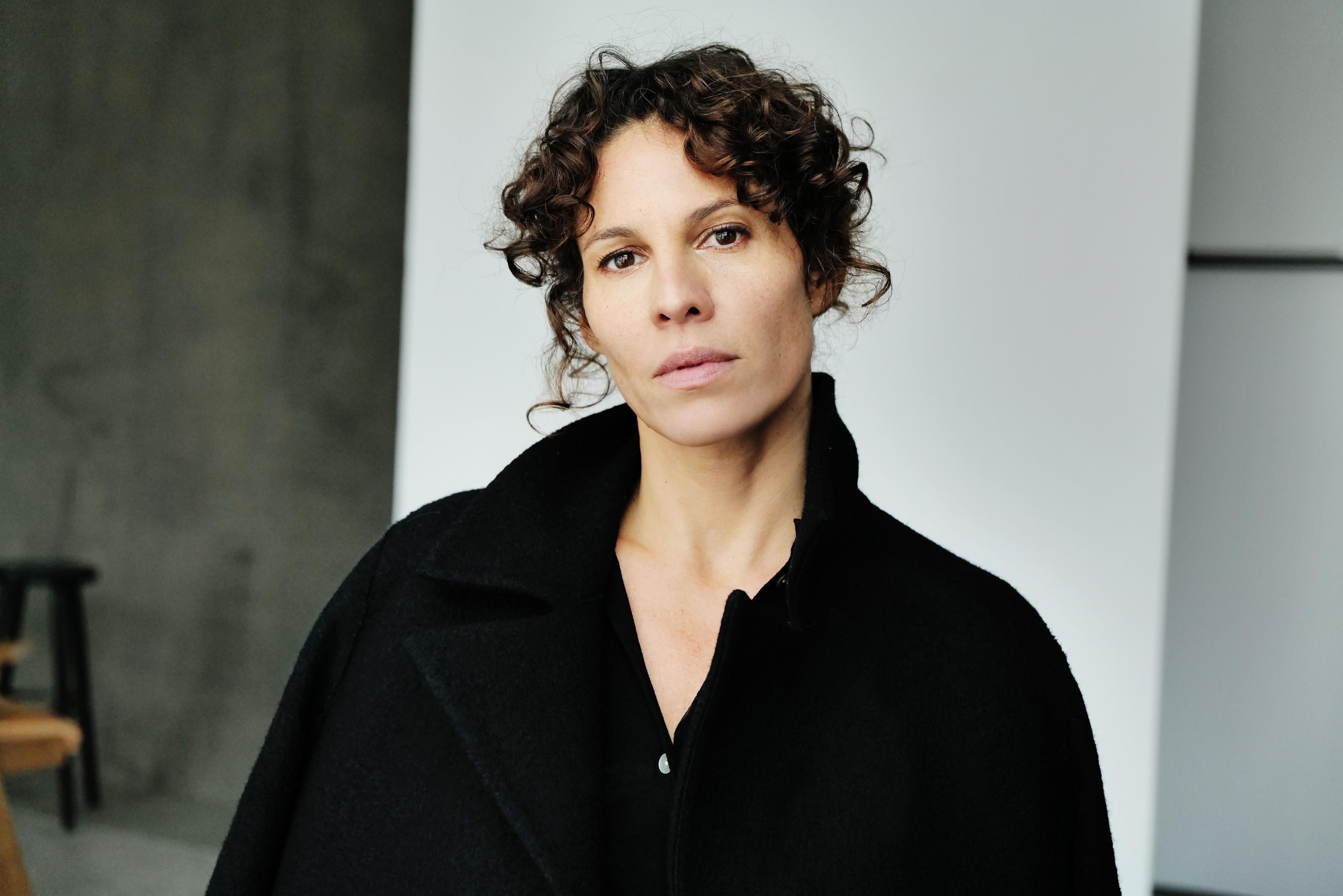 Photo of Jasmin Gerat by Mirjam Knickriem