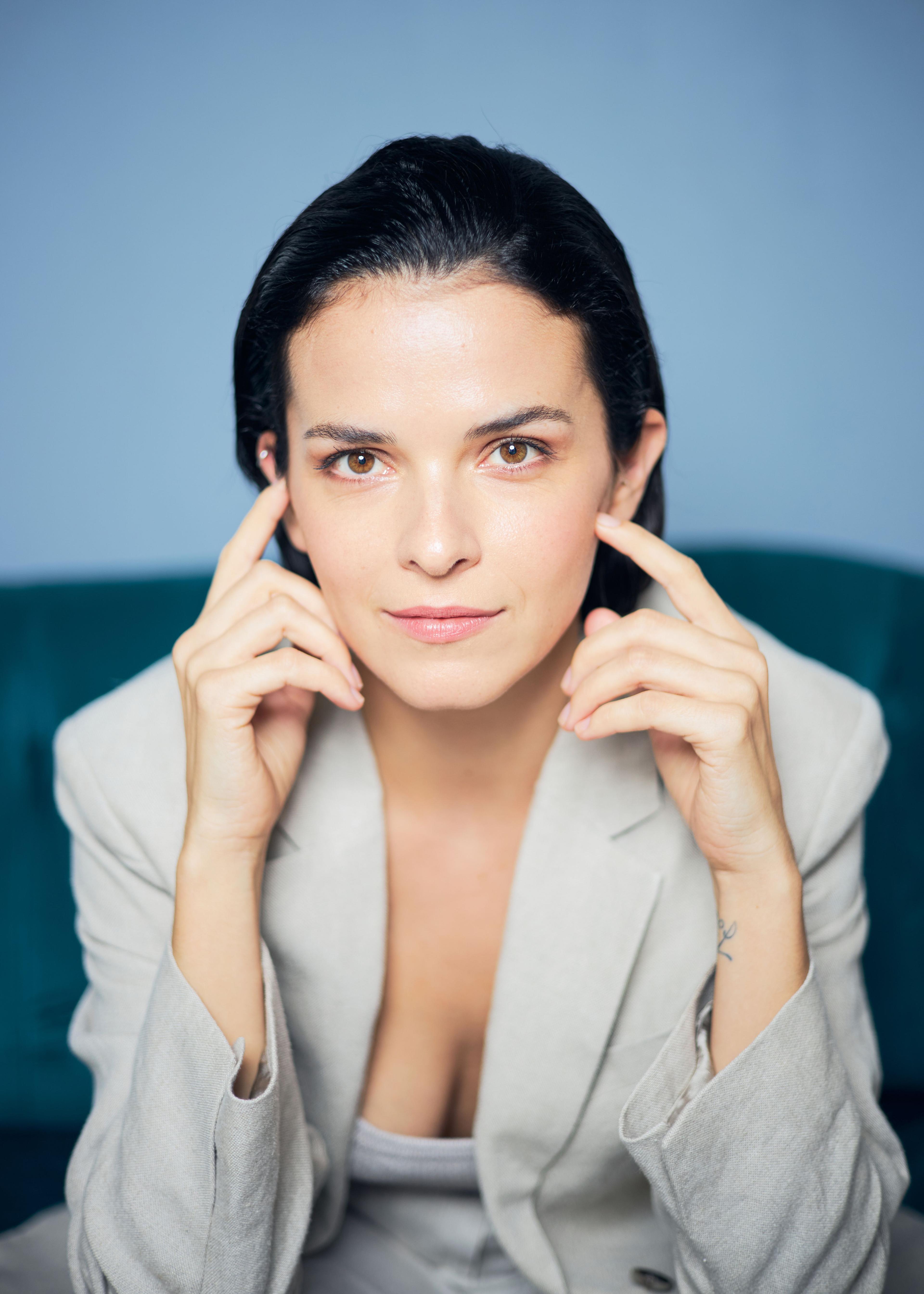 Photo of Maxine Kazis by Sasha Ilushina